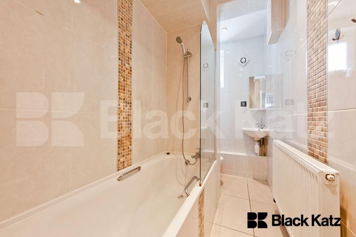 Stunning Communal Roof Terrace With Views Of The City Waleran Flats Old Kent Road, Borough